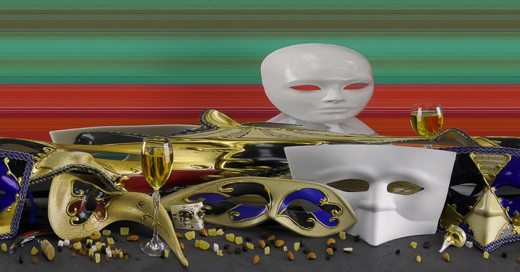 Venetian Masks in other dimension
